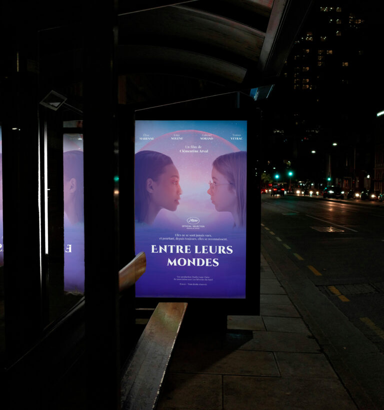 Affiche de film — Entre leurs mondes